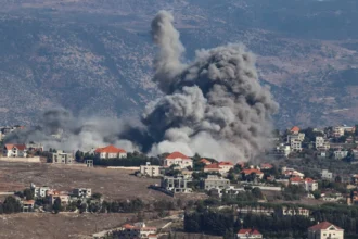 جيش الاحتلال يشن هجوماً واسعاً داخل لبنان ويستهدف مخازن أسلحة حزب الله 8 جيش الاحتلال يشن هجوماً واسعاً داخل لبنان ويستهدف مخازن أسلحة حزب الله