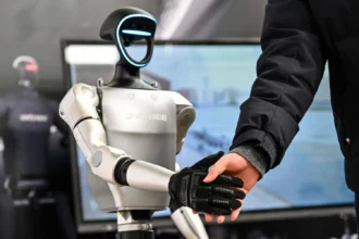 «فرنسا تطلق روبوتًا شبيهًا بالبشر للعمل داخل المنشآت النووية عالية الخطورة»