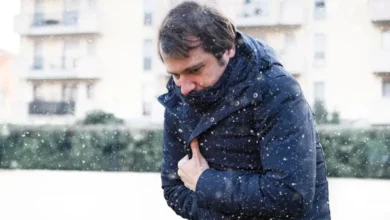 البرد القارس يهدد سلامة قلبك ويسبب الجلطات المفاجئة.. دليل الوقاية الشامل من "أزمات الشتاء"