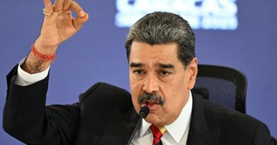 ترامب يفرض حصارًا بحريًا على فنزويلا: أزمة بين واشنطن وكاراكاس تتفاقم