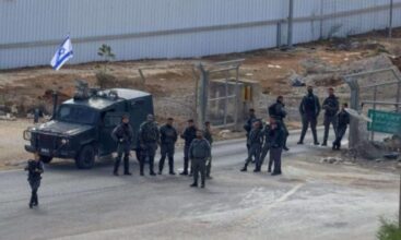 إصابة 3 أسرى فلسطينيين بالإفراج بعد اعتداء وحشي لجيش الاحتلال على حاجز الجيب