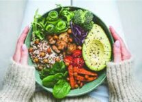 سناكس الشتاء دون ندم.. 5 خيارات صحية تمنحك الشبع وتحافظ على رشافتك.