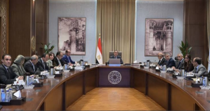 مدبولي يتابع تطوير قطاع الغزل والنسيج واستغلال الأصول الحكومية