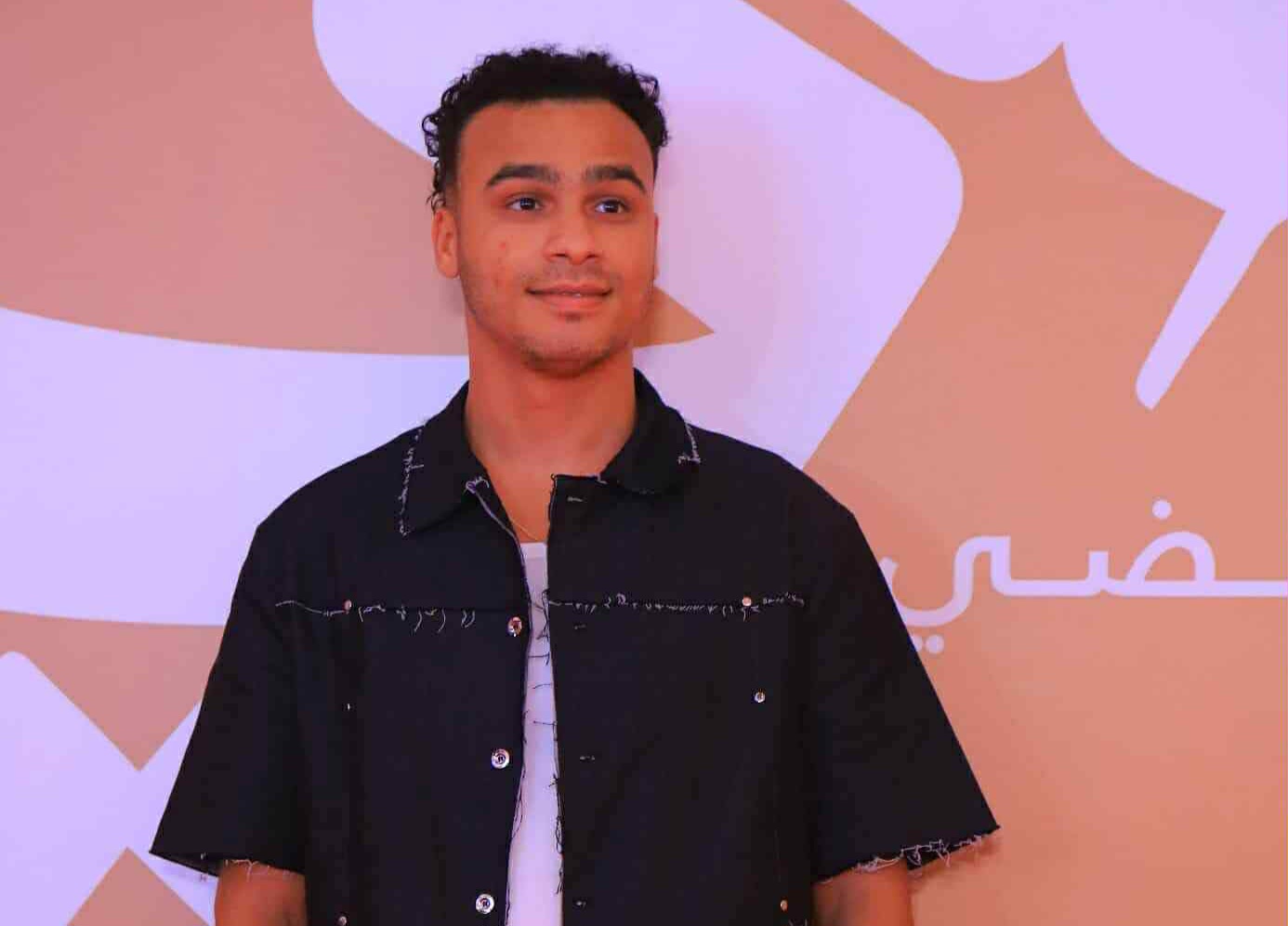 "مصطفى حدوتة يحتفل مع محمد منير بأغنية 'مكاني' في ختام كأس العرب 2025" 1 "مصطفى حدوتة يحتفل مع محمد منير بأغنية 'مكاني' في ختام كأس العرب 2025"