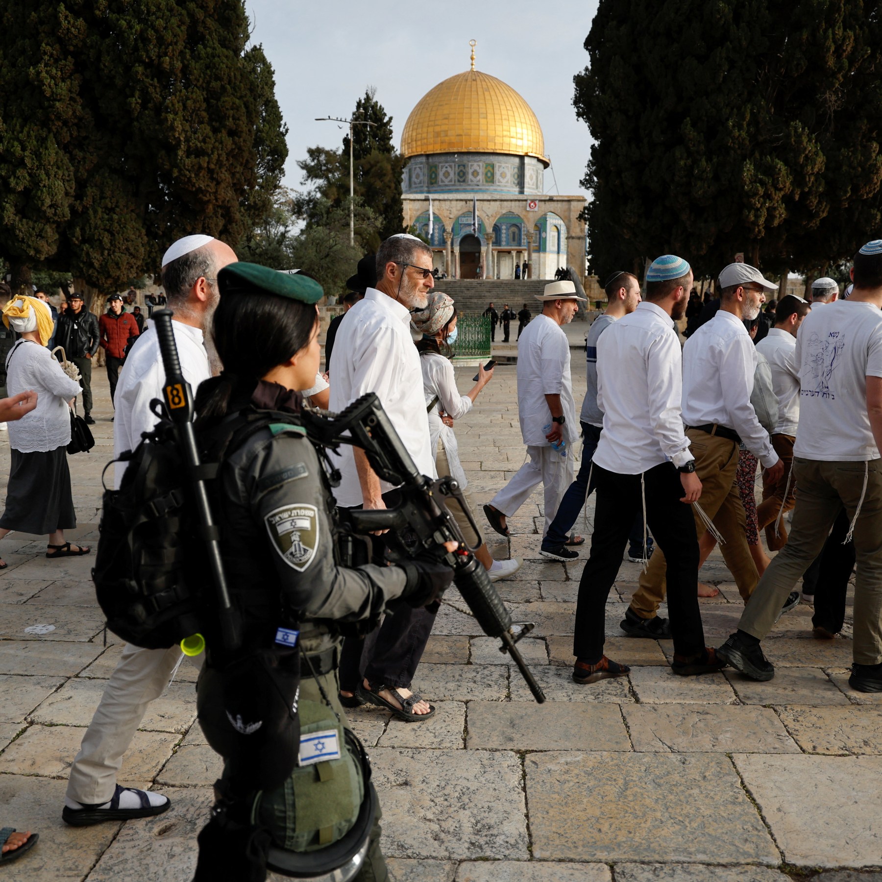 اقتحام واسع للأقصى واعتقالات وهدم منازل في القدس