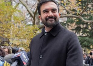 وزير الخارجية الإسرائيلي يسخر من تهديد عمدة نيويورك باعتقال نتنياهو: “لا أريد نقاشًا قانونيًا”