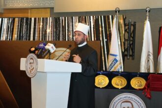 وزير الأوقاف يكرم الدكتور محمد ربيع ناصر في حفل تسليم جائزة البحث العلمي 2025 بمشاركة كبار المسؤولين والأكاديميين