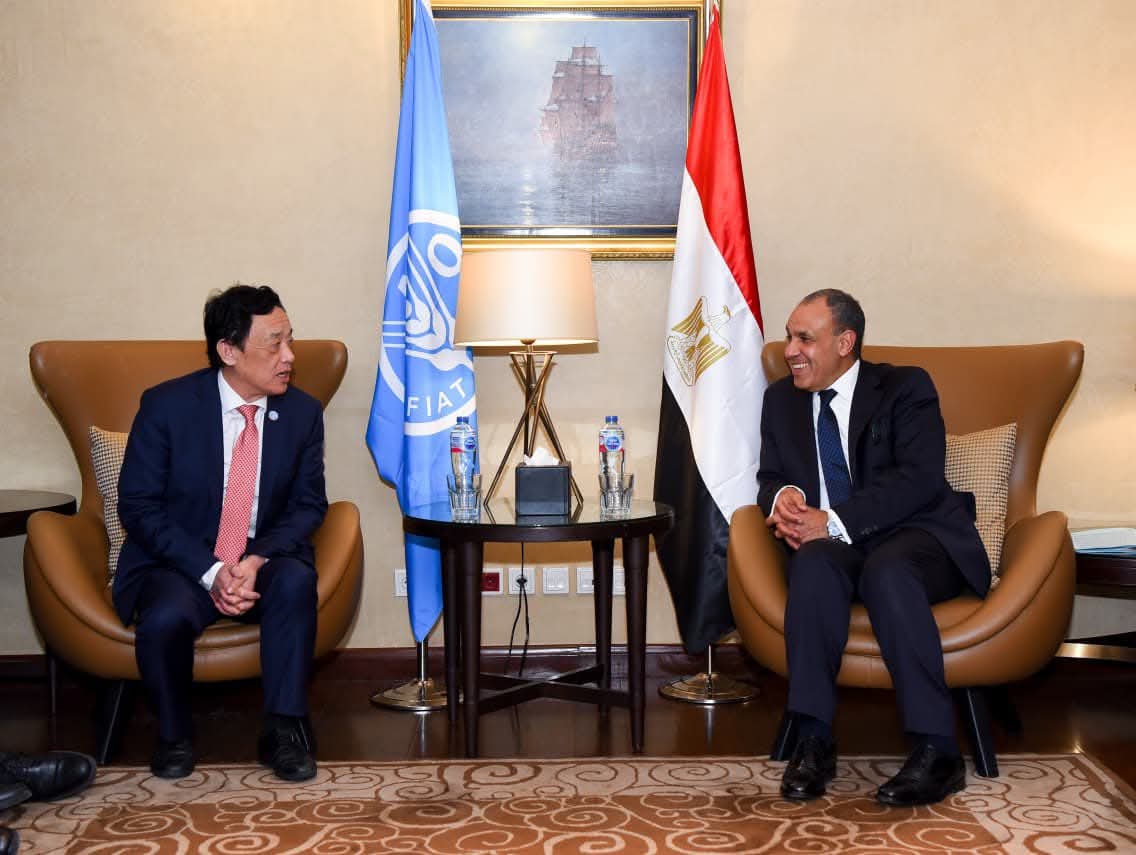 وزير الخارجية المصري يبحث مع مدير عام "الفاو" تعزيز الأمن الغذائي واستضافة مركز عالمي لتخزين الحبوب
