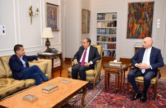 وزير الخارجية يستقبل الإعلامي الأمريكي فريد زكريا ويستعرض جهود مصر في الأمن الإقليمي والإصلاح الاقتصادي.