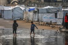 الهلال الأحمر الفلسطيني يحذر: أزمة إنسانية خانقة في غزة بسبب الاحتلال والفيضانات