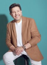 هاني شاكر ينتهي من تسجيل أغنية لبنانية جديدة بعنوان «إلا أنا وياك» 3 هاني شاكر ينتهي من تسجيل أغنية لبنانية جديدة بعنوان «إلا أنا وياك»