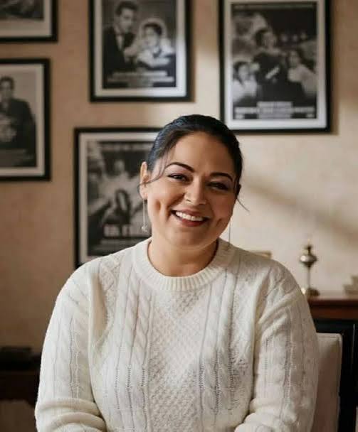 تشييع جثمان الفنانة نيفين مندور بعد وفاتها في حريق شقتها بالإسكندرية 1 تشييع جثمان الفنانة نيفين مندور بعد وفاتها في حريق شقتها بالإسكندرية