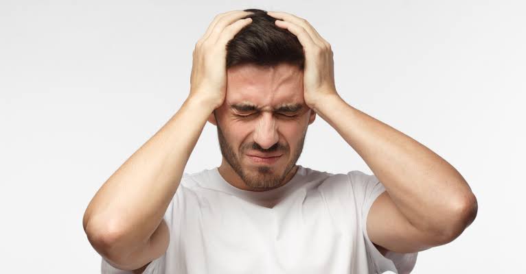 8 وصفات طبيعية فعّالة لعلاج الصداع بدون مسكنات 1 8 وصفات طبيعية فعّالة لعلاج الصداع بدون مسكنات