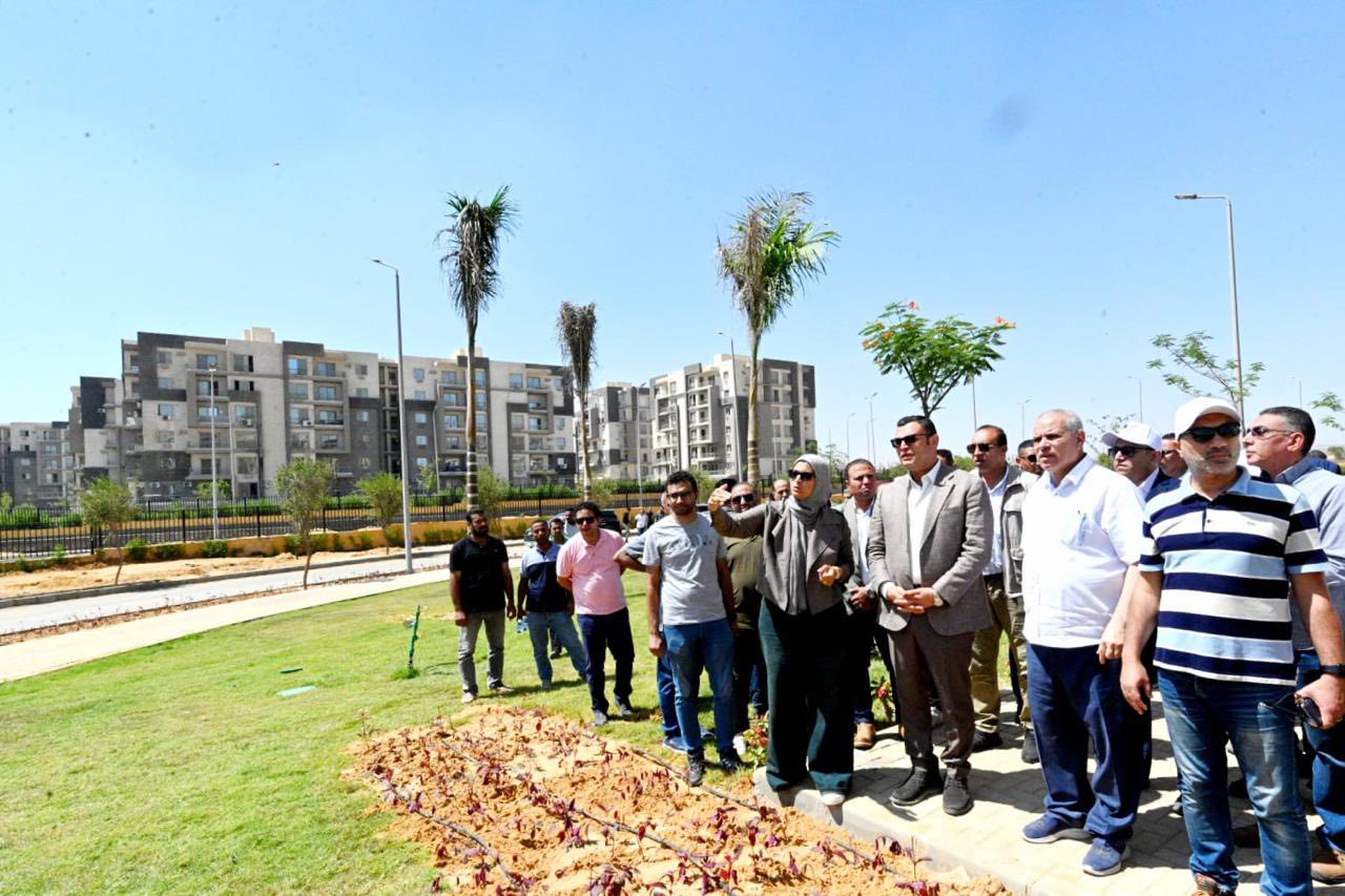 وزير الإسكان يتفقد مشروع «جنة 4» السكني ومحطة تنقية مياه الشرب بمدينة الشيخ زايد