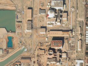 روسيا مستعدة لإجلاء موظفيها من محطة بوشهر النووية الإيرانية