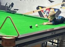 طفل بعمر السنتين يدخل موسوعة جينيس ويصنع التاريخ في البلياردو