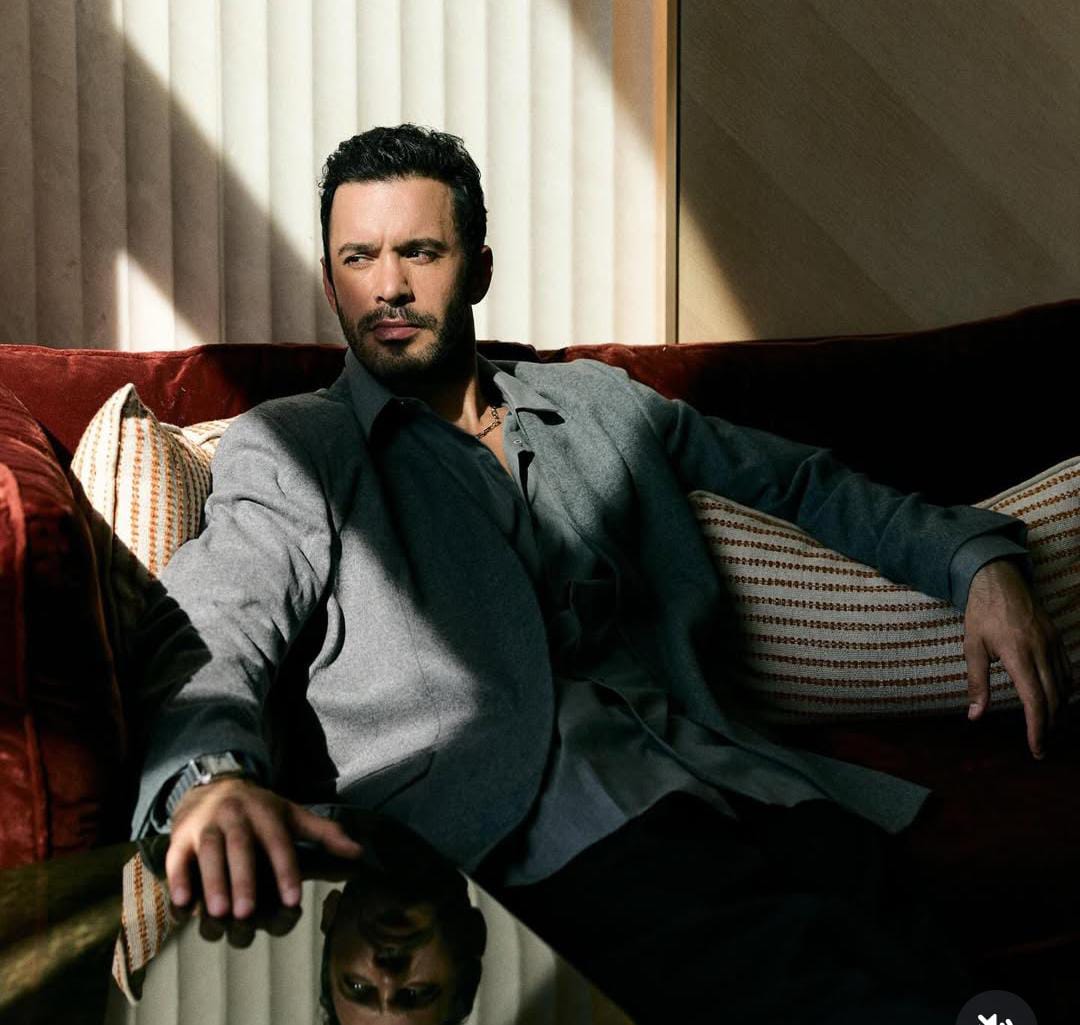 باريش أردوتش يخضع لجلسة تصوير ويعبر عن إعجابه بشيرين عبد الوهاب