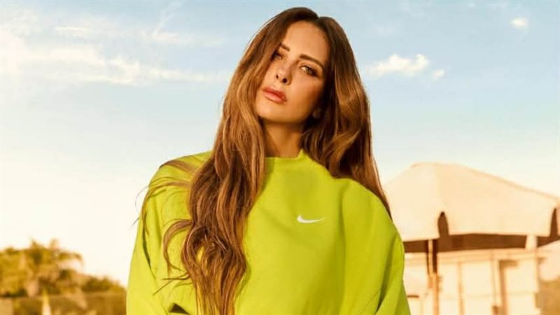 ريم مصطفى تخطف الأنظار بإطلالتها الرياضية في جلسة تصوير جديدة أثناء ممارسة التنس