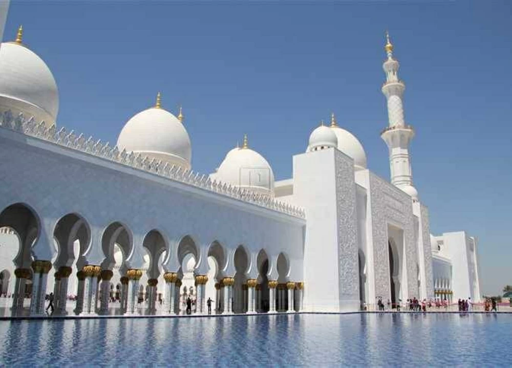 تعديل موعد صلاة الجمعة في الإمارات إلى 12:45 ظهراً بدءاً من 2 يناير 2026