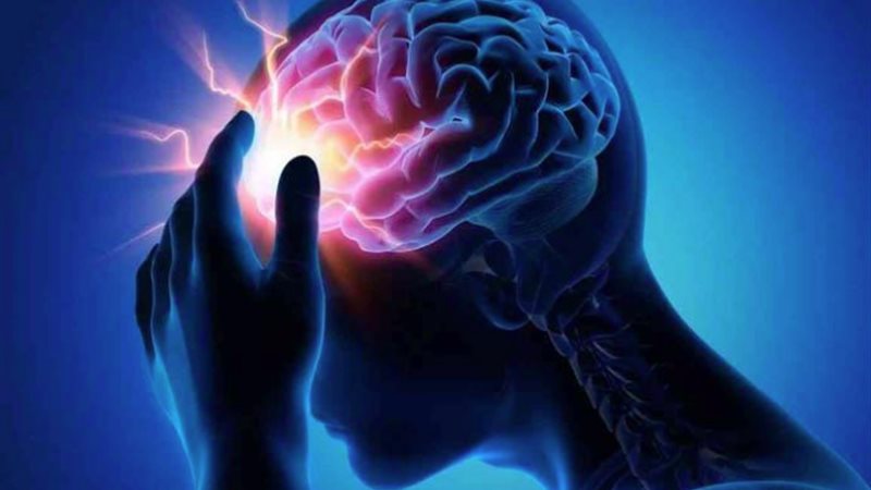 السكتة الدماغية: ثوانٍ فاصلة بين الحياة والموت… دليل الأعراض والإنقاذ السريع