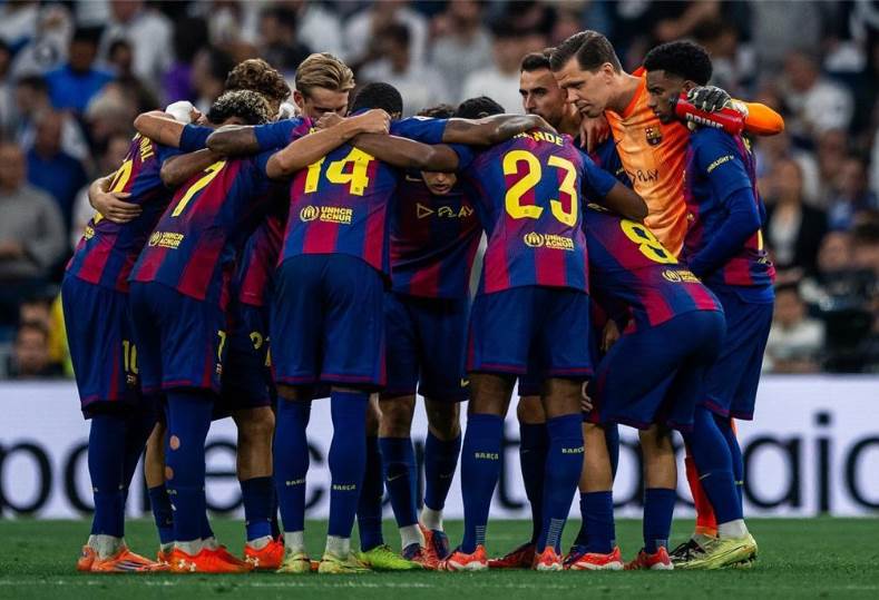 برشلونة يعلن قائمته للسوبر الإسباني في جدة: مواجهة نارية مع أتلتيك بلباو في نصف النهائي 1 برشلونة يعلن قائمته للسوبر الإسباني في جدة: مواجهة نارية مع أتلتيك بلباو في نصف النهائي