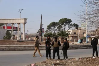 عودة الحياة تدريجياً إلى دوار الشيحان بحلب وسط جهود الحكومة لإعادة الخدمات وإزالة الألغام