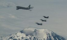 وصول طائرات أمريكية وكندية إلى قاعدة بيتوفيك في جرينلاند وسط تهديدات ترامب