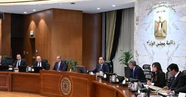 رئيس الوزراء يتابع جهود تيسير دخول السائحين وتحسين التجربة السياحية