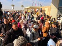 معرض القاهرة الدولي للكتاب: إقبال كثيف في يومه الحادي عشر