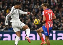 أتلتيكو مدريد ضد الريال وقمة أرسنال وليفربول: كل المباريات والقنوات الناقلة اليوم