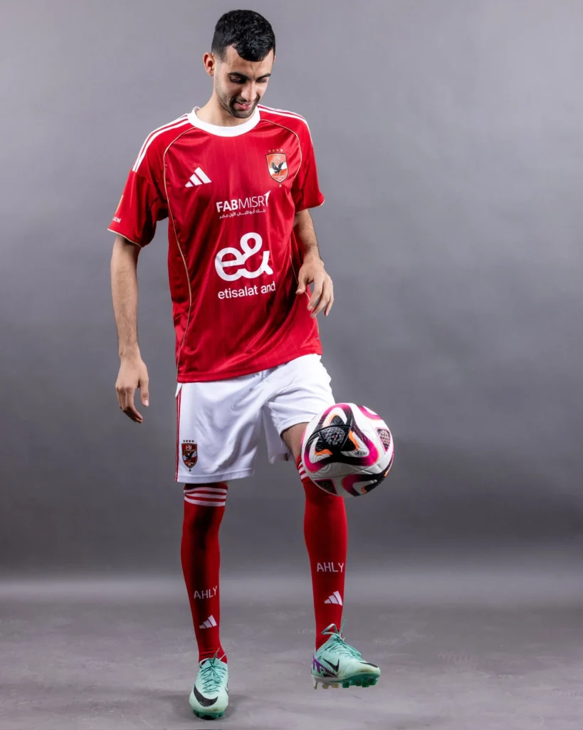 الأهلي ينشر صور جديدة من جلسة تصوير المغربي يوسف بلعمري قبل مواجهة يانج أفريكانز 4 الأهلي ينشر صور جديدة من جلسة تصوير المغربي يوسف بلعمري قبل مواجهة يانج أفريكانز