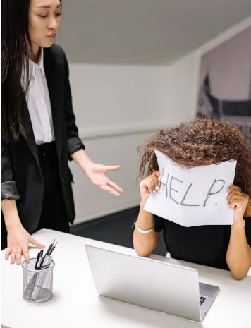 إتيكيت طلب المساعدة.. كيف تطلب الدعم دون إحراج أو استغلال؟