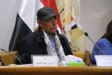 أحمد بدير يتلقى التكريم في مهرجان المسرح العربي الـ16 بمصر