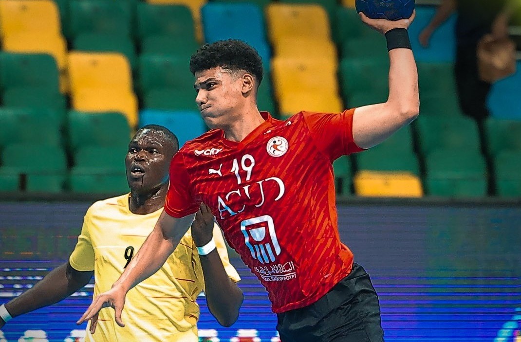 محمد عماد أوكا أفضل لاعب في مباراة مصر وأوغندا بكأس الأمم الأفريقية لكرة اليد 1 محمد عماد أوكا أفضل لاعب في مباراة مصر وأوغندا بكأس الأمم الأفريقية لكرة اليد