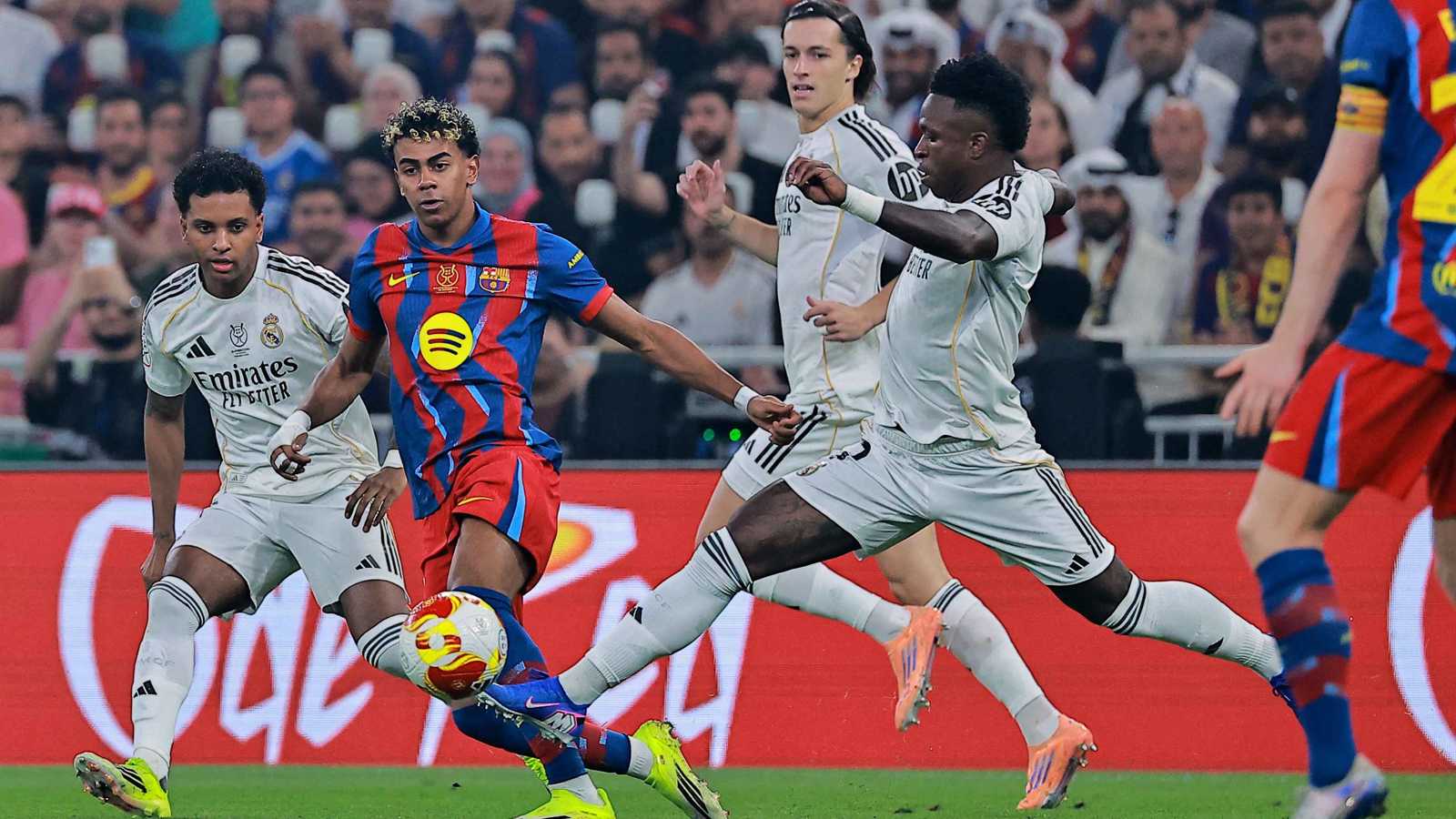 ملخص وأهداف مباراة برشلونة ضد الريال في كلاسيكو السوبر الإسباني