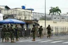 الإكوادور تنشر 10 آلاف جندي لمكافحة عصابات المخدرات: عملية أمنية واسعة لمحاربة تهريب المخدرات والعنف