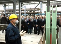 مدبولي يتفقد تطوير مصنع «سيماف» ويطلع على أحدث خطوط الإنتاج الرقمية والروبوتية