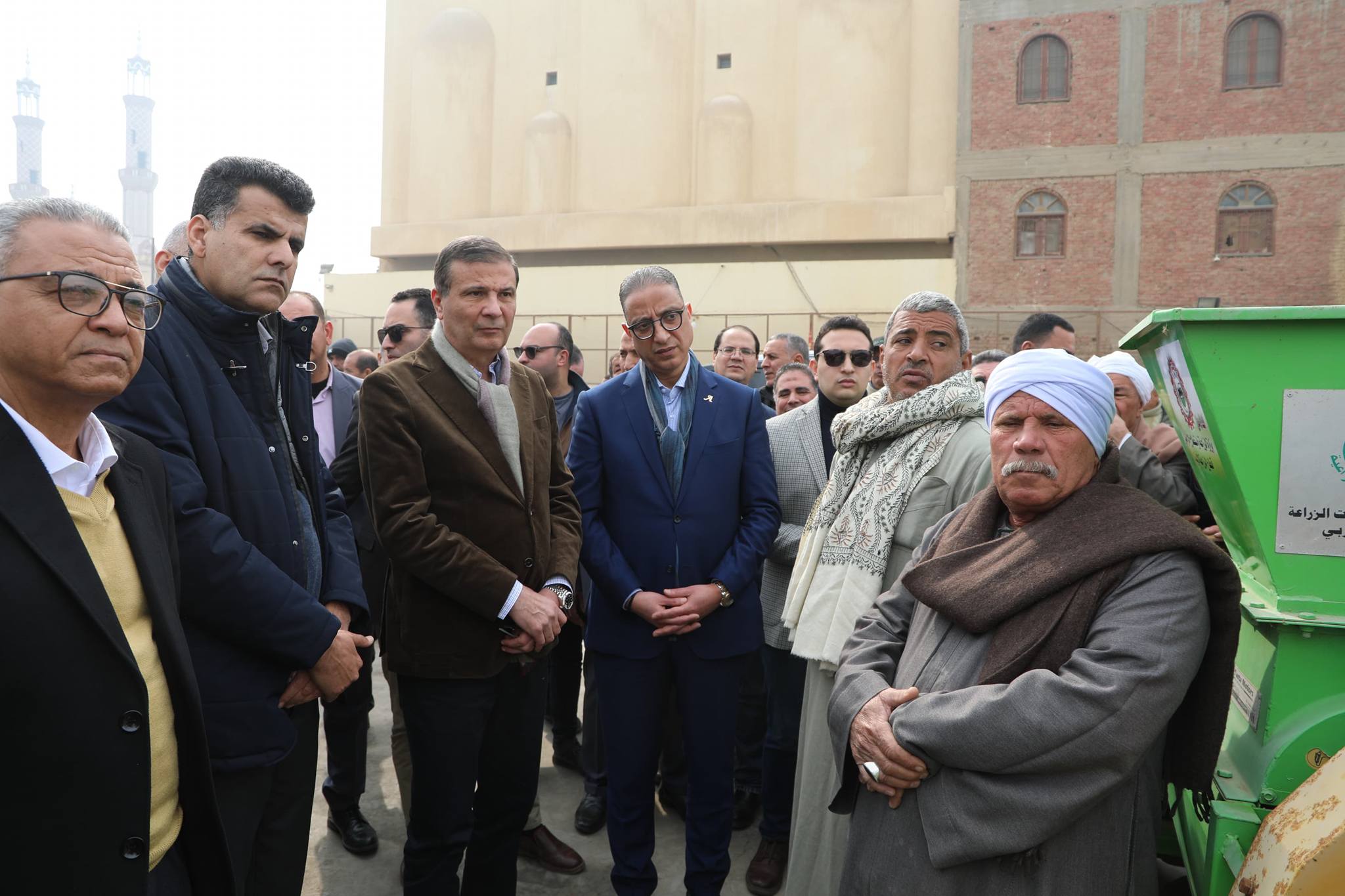 وزير الزراعة ومحافظ الفيوم يوزعان 15 آلة "فراطة ذرة" مجانية لصغار المزارعين 1 وزير الزراعة ومحافظ الفيوم يوزعان 15 آلة "فراطة ذرة" مجانية لصغار المزارعين