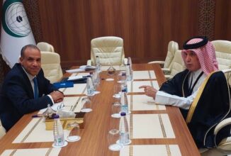 وزير الخارجية يلتقي نظيره القطري في جدة لتعزيز سبل التعاون الثنائي