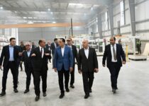 مدبولي يفتتح مصنع 'كامستون' للأرضيات البلاستيكية بالسخنة باستثمارات 8 ملايين دولار