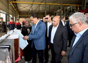 رئيس الوزراء يفتتح مجمع "شين جين" للمنسوجات والطباعة والصباغة في السخنة