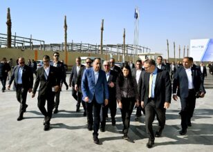 مدبولي يفتتح مشروعات صناعية ولوجستية بقيمة 190 مليون دولار في المنطقة الاقتصادية لقناة السويس