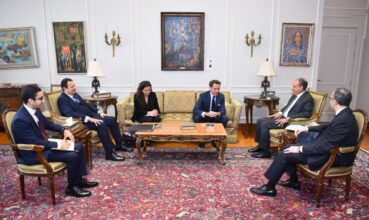 وزير الخارجية يلتقي ممثل الناتو لتعزيز التعاون في مكافحة الإرهاب والأمن السيبراني