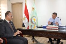وزير الزراعة يلتقي مسؤول الفاو لمكافحة الجراد ويستعرض استخدام الذكاء الاصطناعي في الرصد