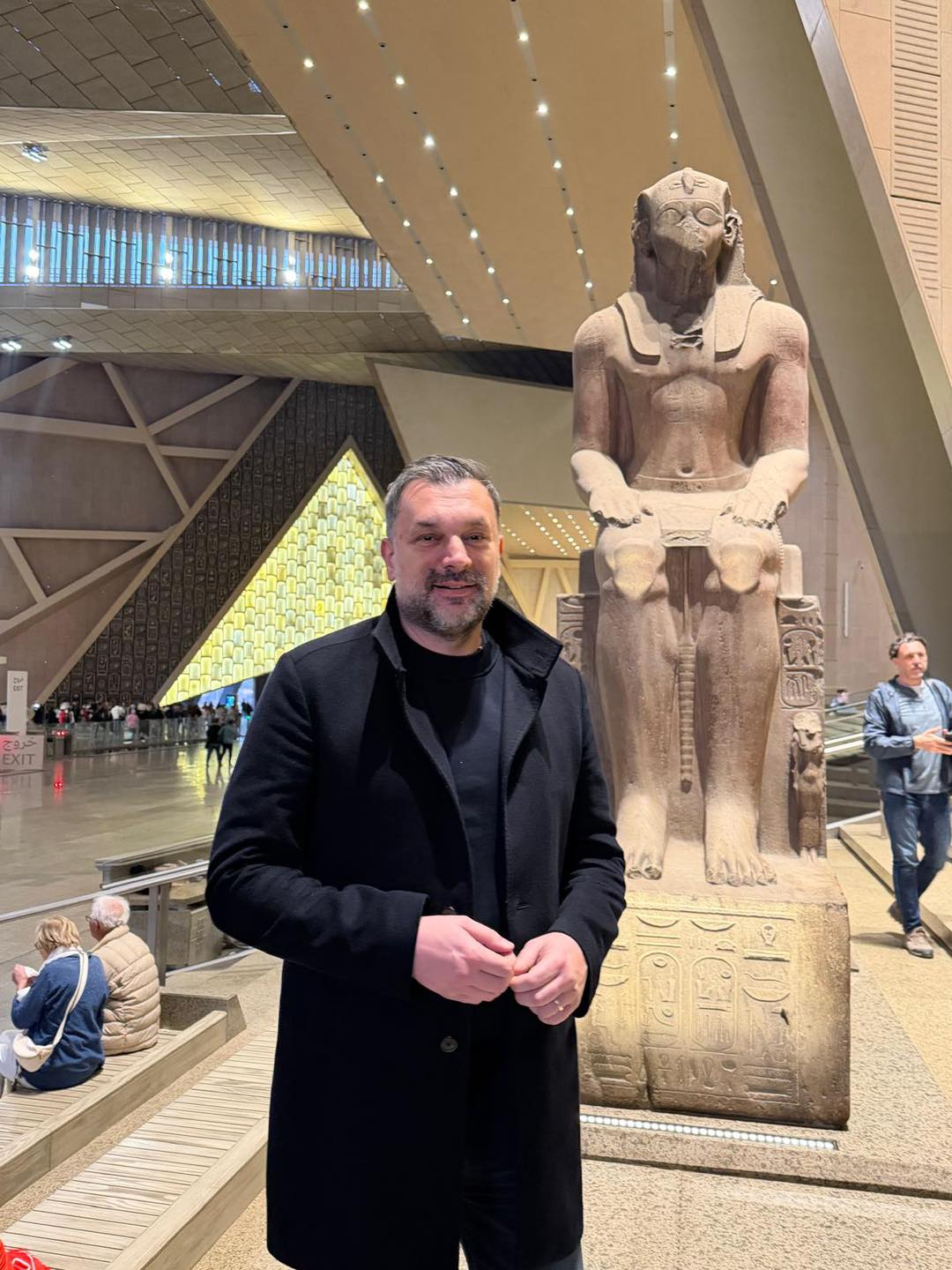 وزير خارجية البوسنة والهرسك يزور المتحف القومي للحضارة والمتحف المصري الكبير