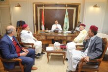 وزير الزراعة يبحث مع عمد ومشايخ مطروح تحديات دعم زراعة الزيتون وتسويق التمور