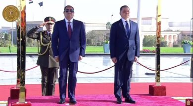 الرئيس السيسي يضع إكليلًا من الزهور على النصب التذكاري لشهداء الشرطة في الذكرى الـ74