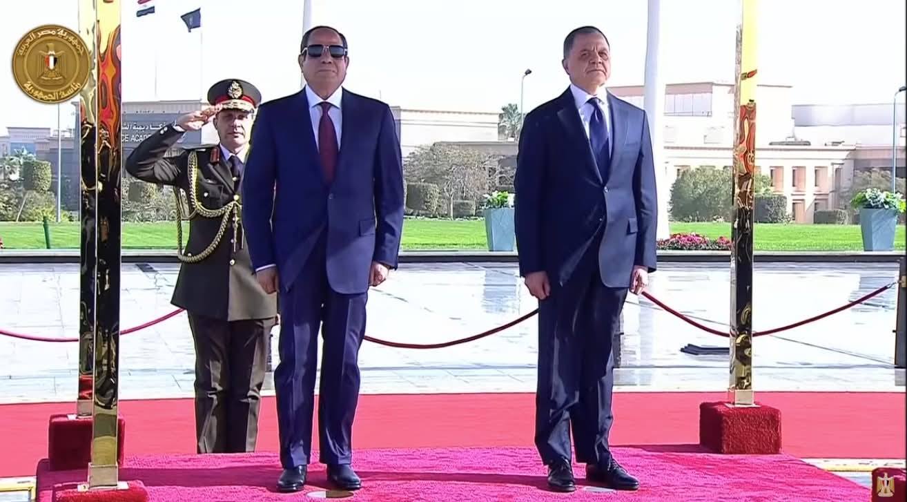 الرئيس السيسي يضع إكليلًا من الزهور على النصب التذكاري لشهداء الشرطة في الذكرى الـ74