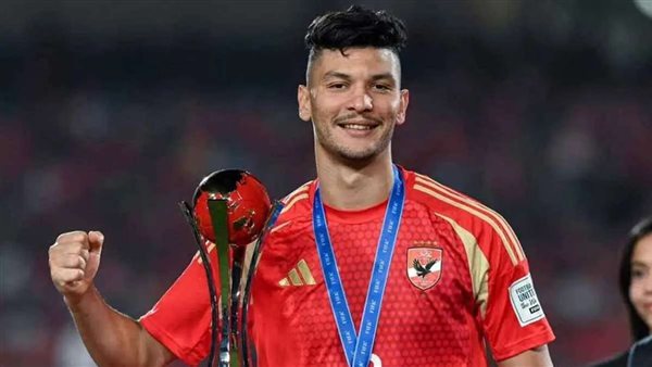 أشرف داري يغادر الأهلي ويعود إلى الملاعب الأوروبية