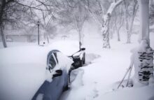 بريطانيا تواجه أسوأ عاصفة ثلجية منذ عقد: 25 سم ثلوج، 250 مدرسة مغلقة و 69 رحلة ملغاة في هيثرو